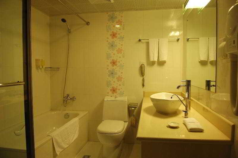 Xindongfang Hotel
